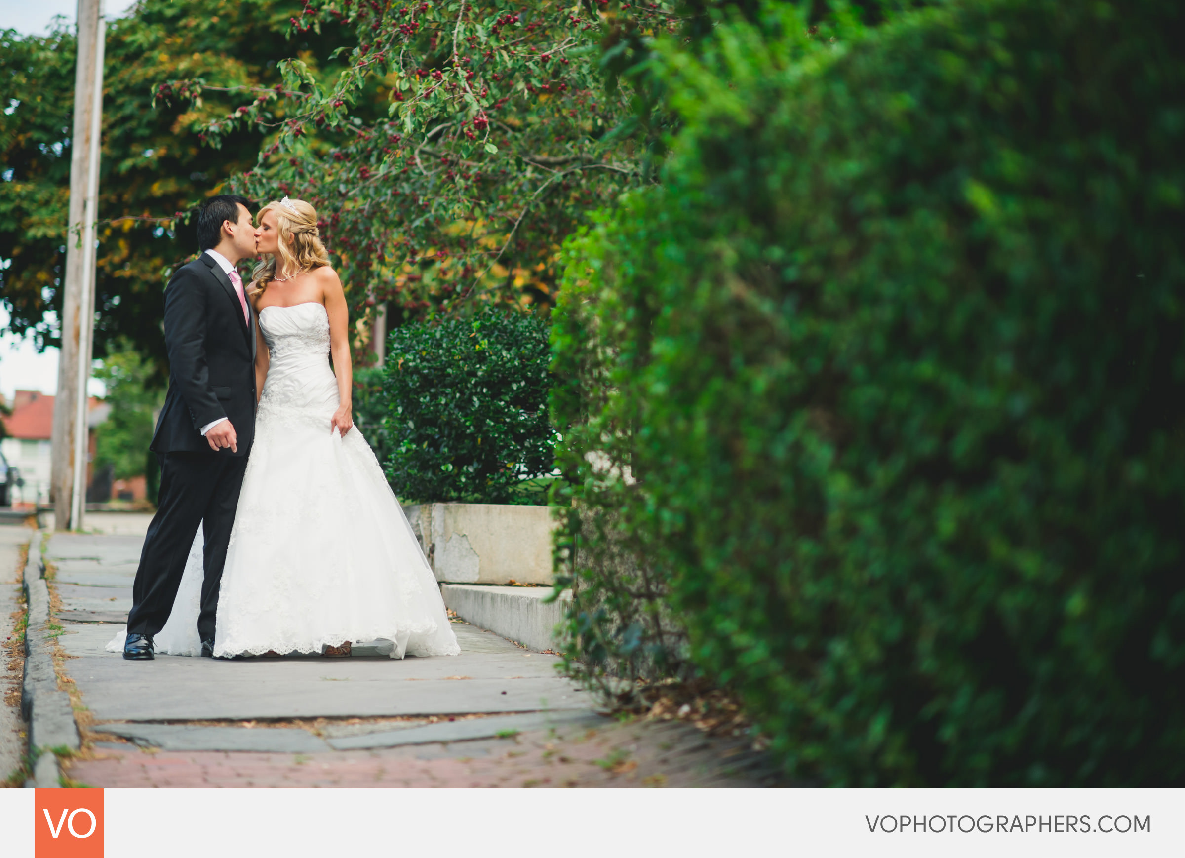 Rotunda-Easton-Beach-Newport-Rhode-Island-Wedding-0014