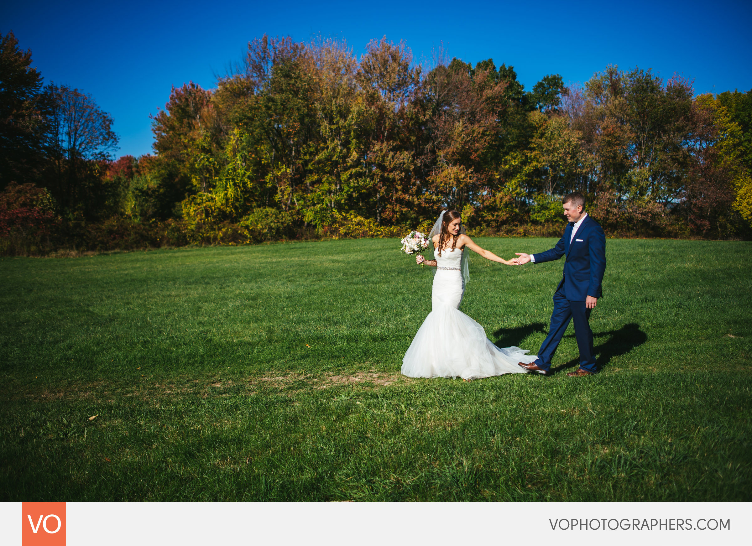 red-barns-hampshire-college-wedding-0006