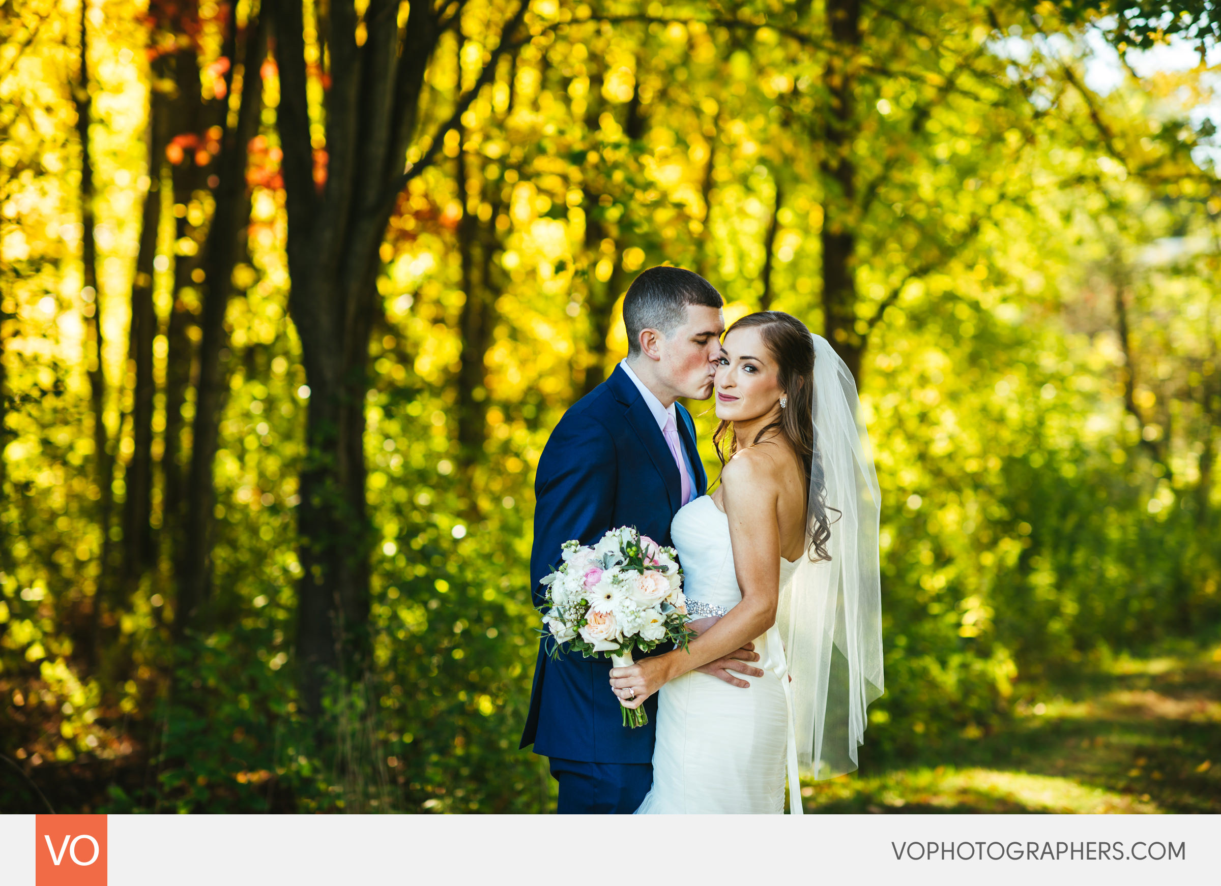 red-barns-hampshire-college-wedding-0010