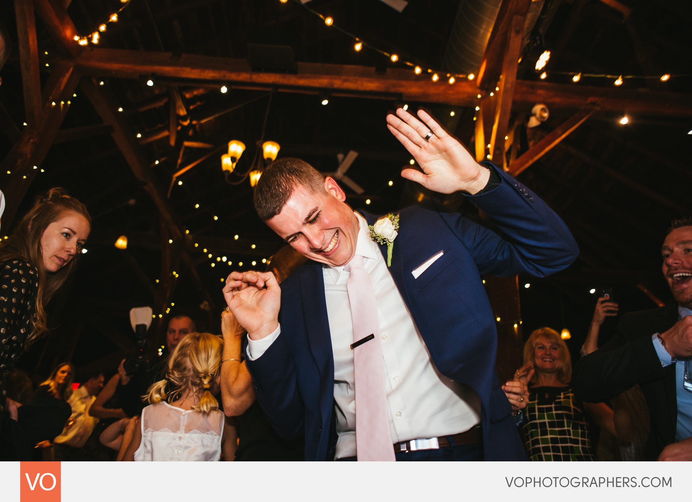red-barns-hampshire-college-wedding-0025